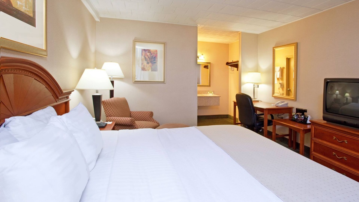 Indiana Hotel | Ramada by Wyndham Indiana