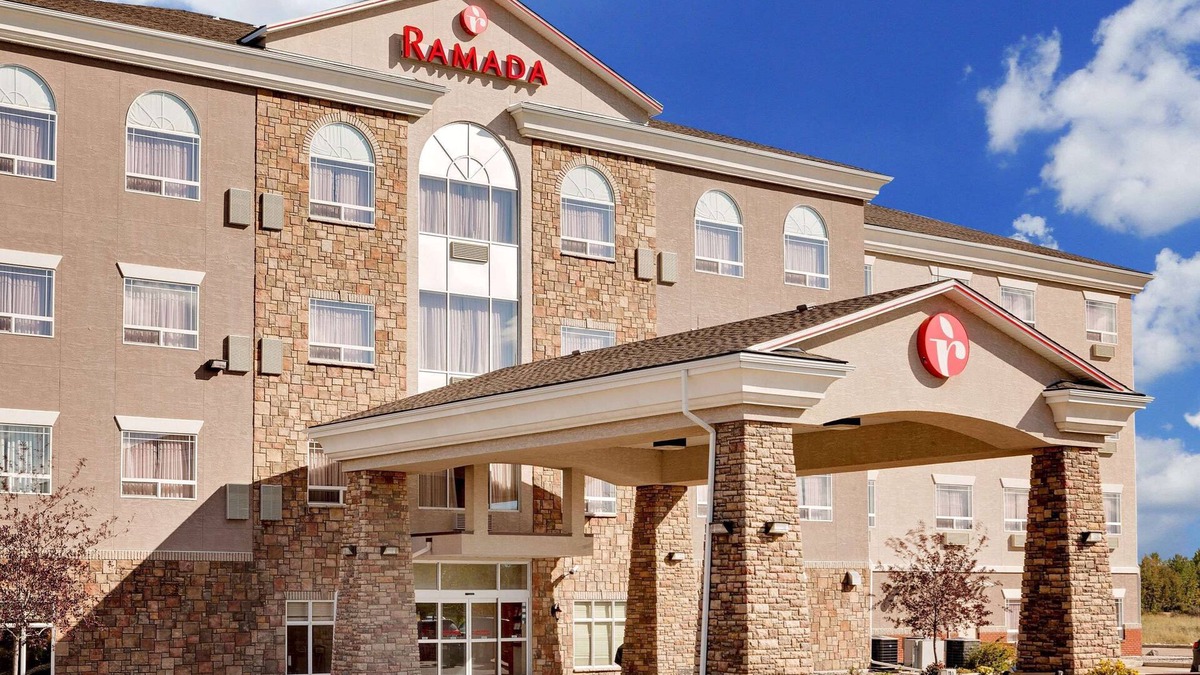 Lac La Biche Hotel | Ramada by Wyndham Lac La Biche