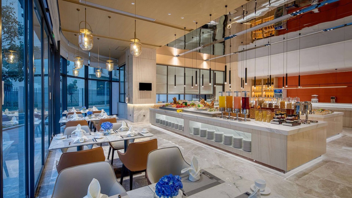 Dianbai District Hotel | Ramada By Wyndham Maoming Dianbai