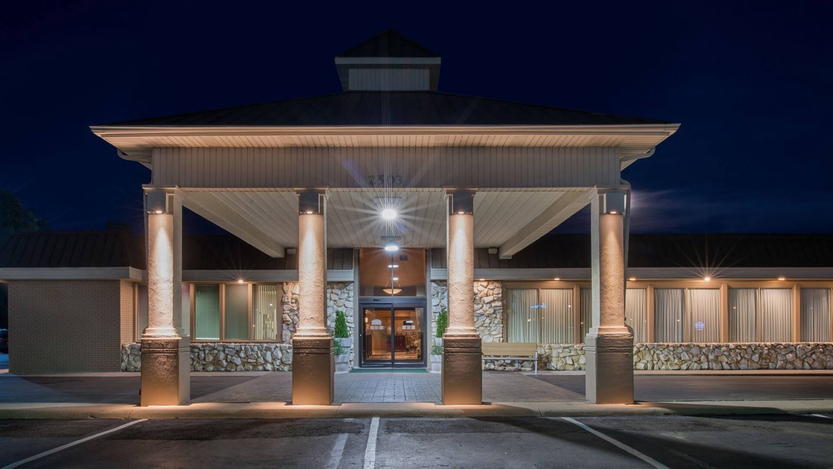 Grand Island Hotel | Ramada by Wyndham Midtown Grand Island