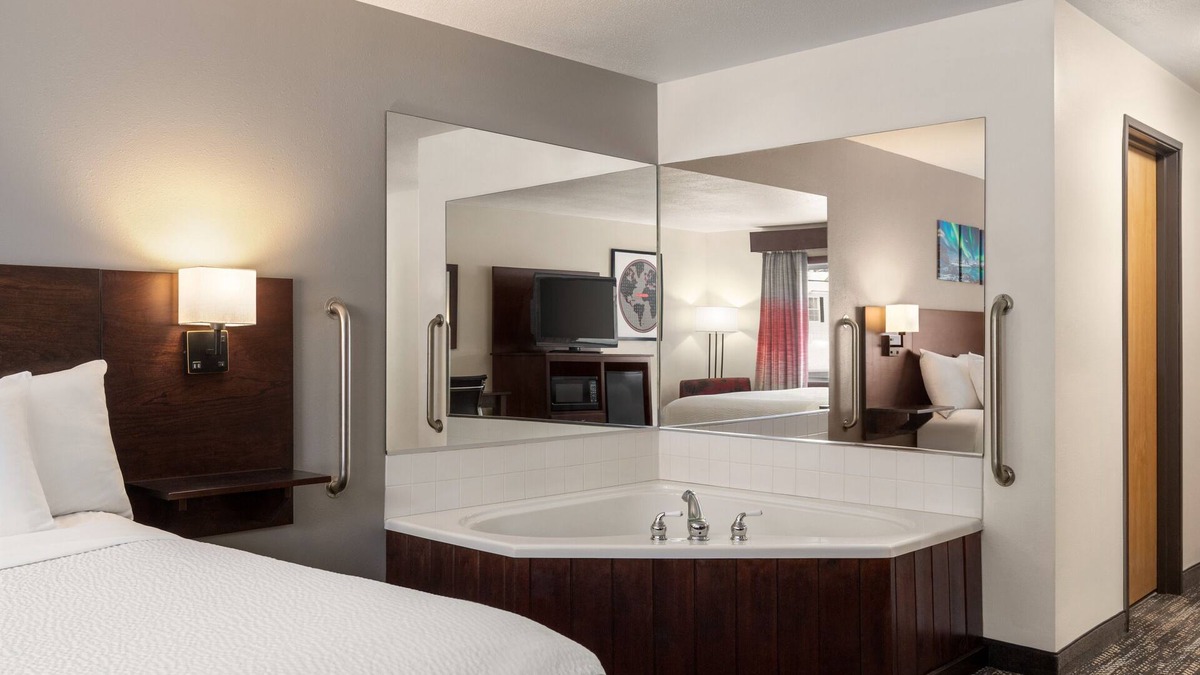 Richland Center Hotel | Ramada by Wyndham Richland Center