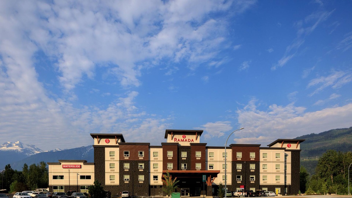 Revelstoke Hotel | Ramada by Wyndham Revelstoke