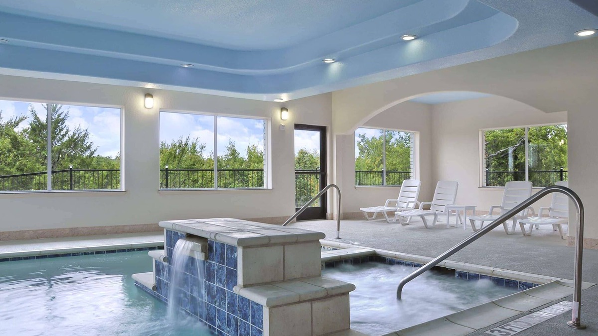 Hewitt Hotel | Ramada by Wyndham South Waco