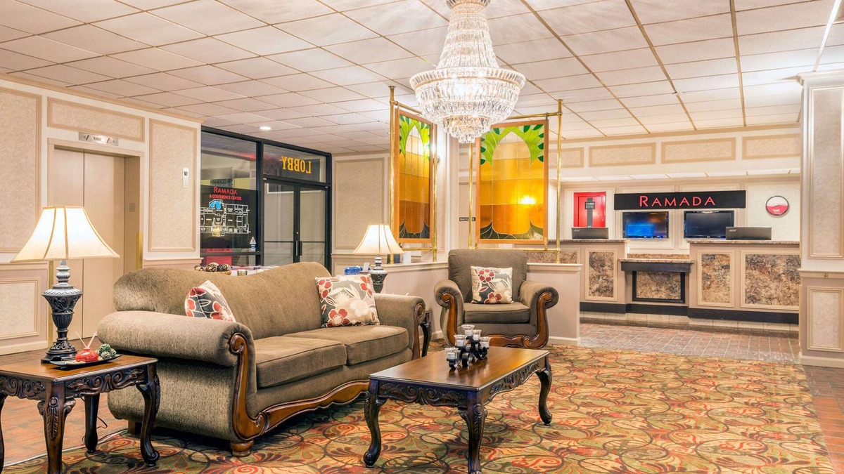 Paintsville Hotel | Ramada Hotel & Conference Center by Wyndham Paintsville