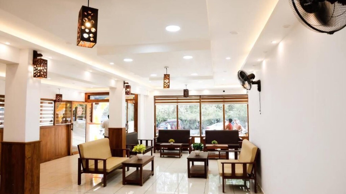 Uttamapalaiyam Hotel | Ramakkalmedu Holidays Inn