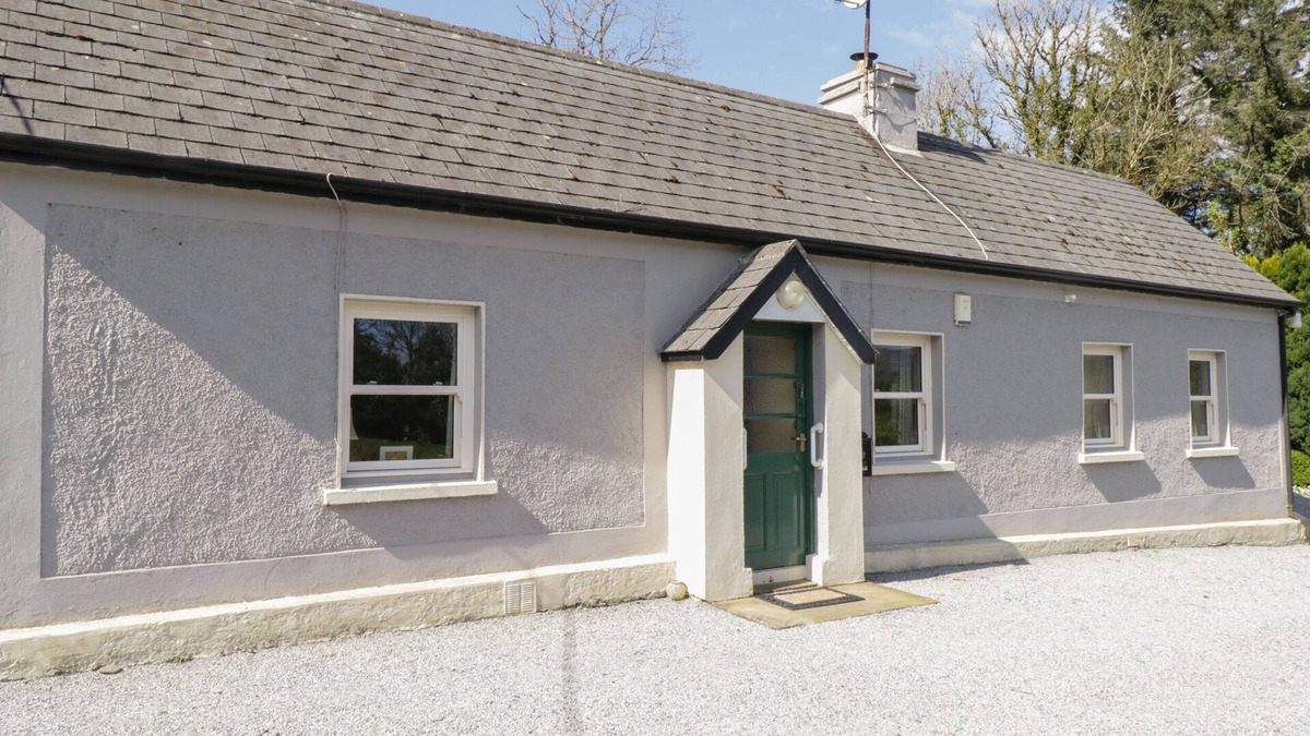 Ballaghnabehy Cottage | RAMBLER'S REST, pet friendly in Manorhamilton, County Leitrim