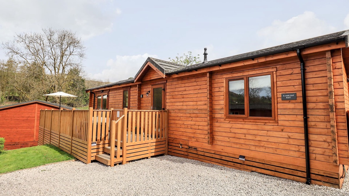 Troutbeck Cottage | RAMBLERS' REST LODGE, pet friendly, with a garden in Windermere