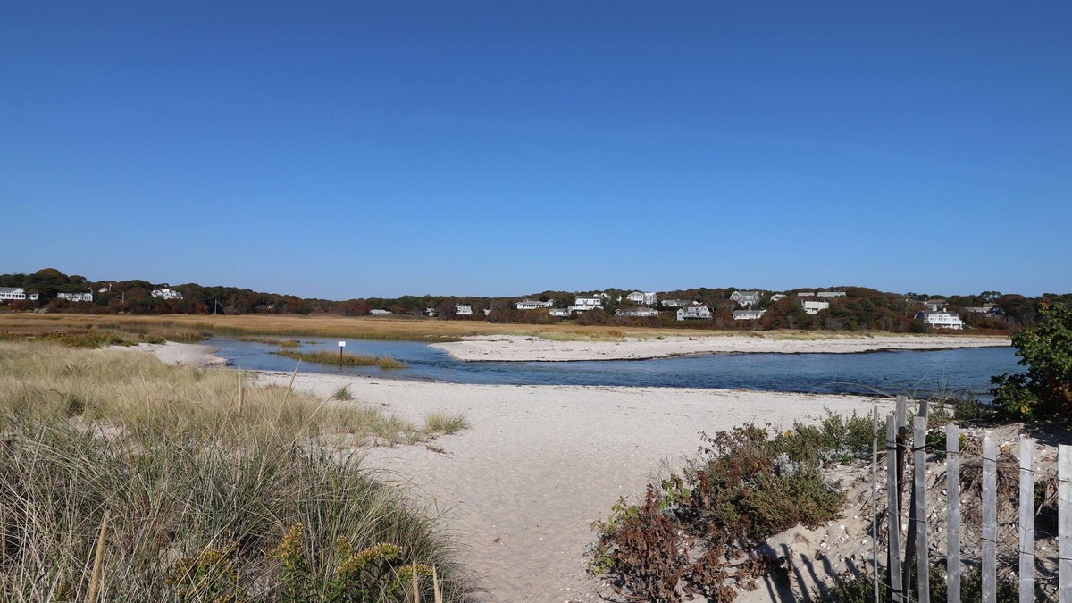 Harwich Port House | Rambling 9 bedroom within walking distance to Red River Beach.