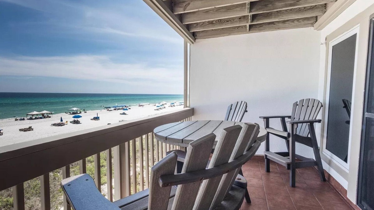 Sunnyside Condo | Ramsgate Harbour 21- Beach Front, Best Views, No Crowds, Beach Service included!