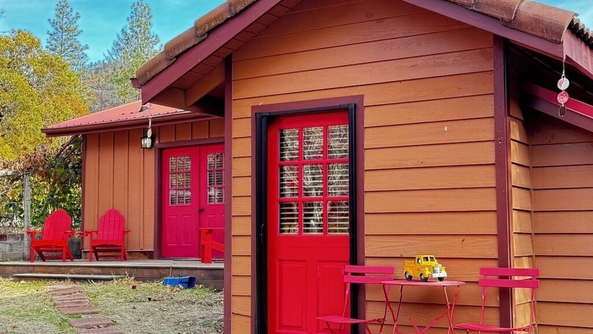 Murphy Cabin | Ranch Cabin and Tiny Home Hidden Meadows Estate