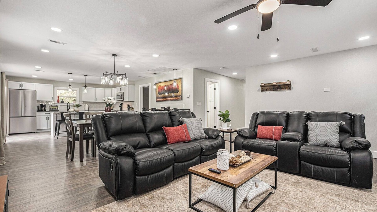 Grandview House | Ranch Haven | 8m-> Belton, Vry Private | 857 Mbps