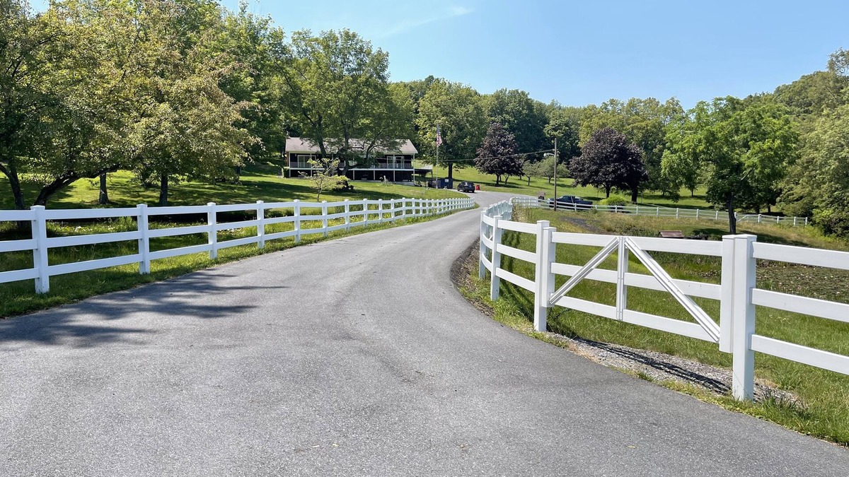 Defiance House | Ranch home overlooking scenic mountains close to Raystown Lake Resort & Marina