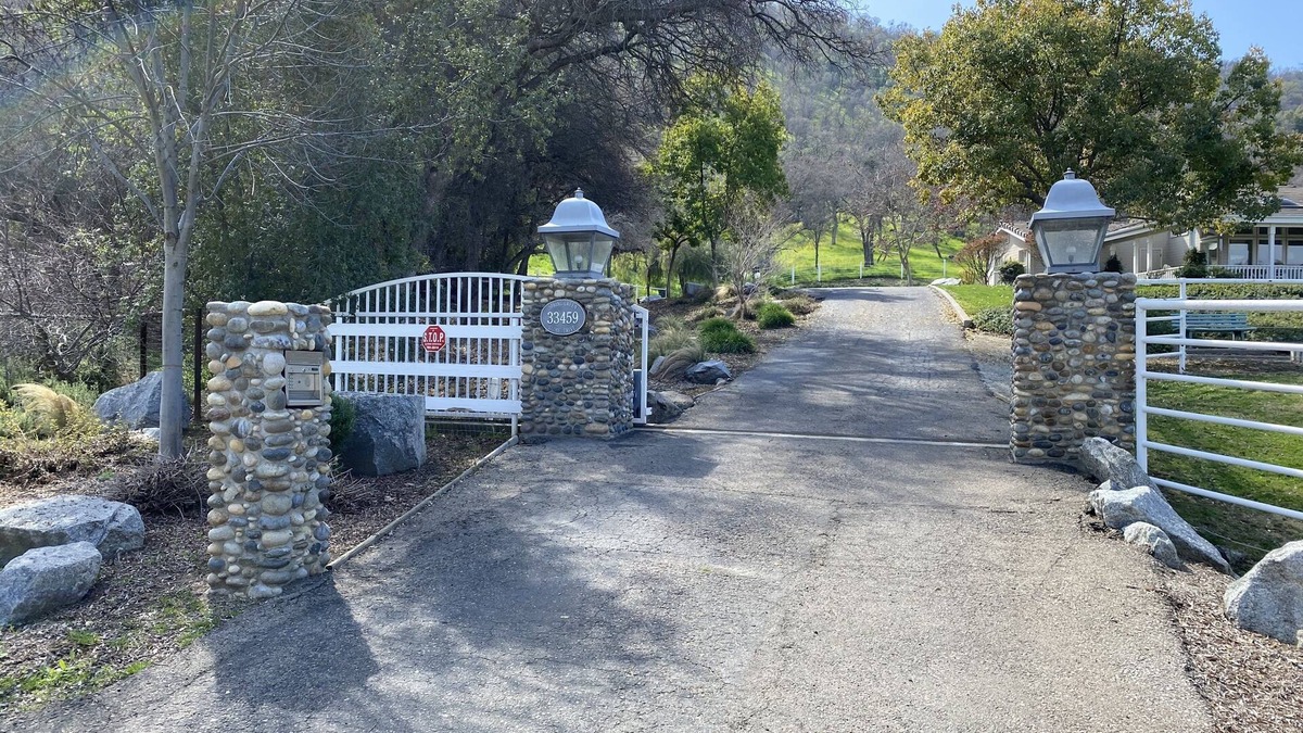 Springville House | Ranch Home with Horse Facilities