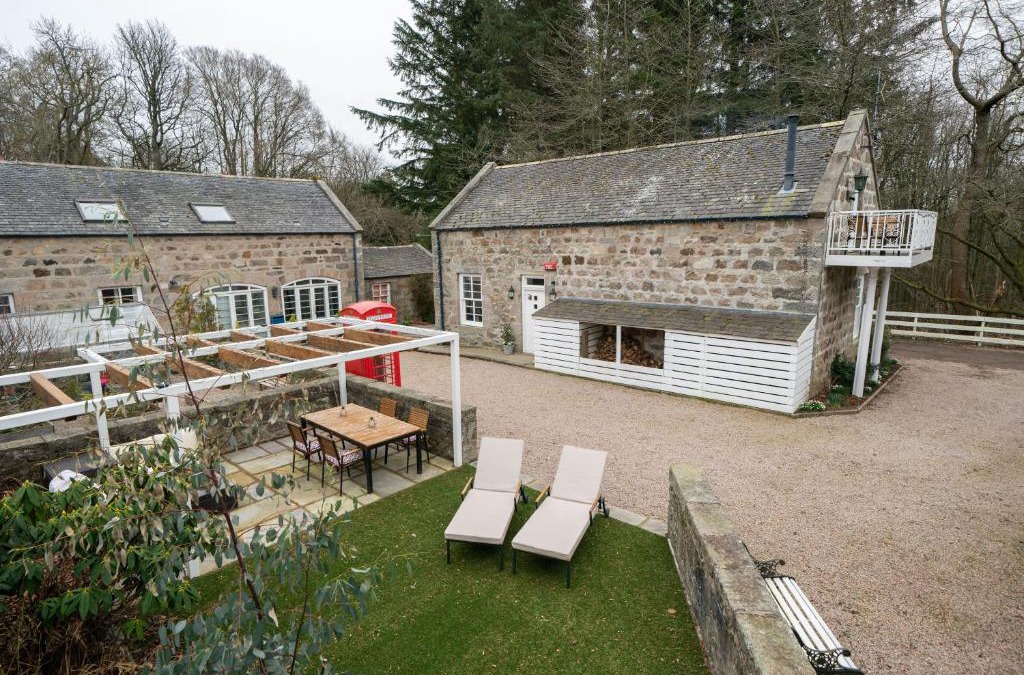 Inverurie House | Ranch House Cottage, Pet Friendly Stay, Inverurie