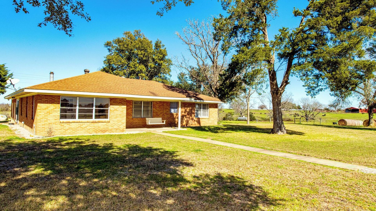 Washington House | Ranch house in historic Washington, Texas. Wide, open country views