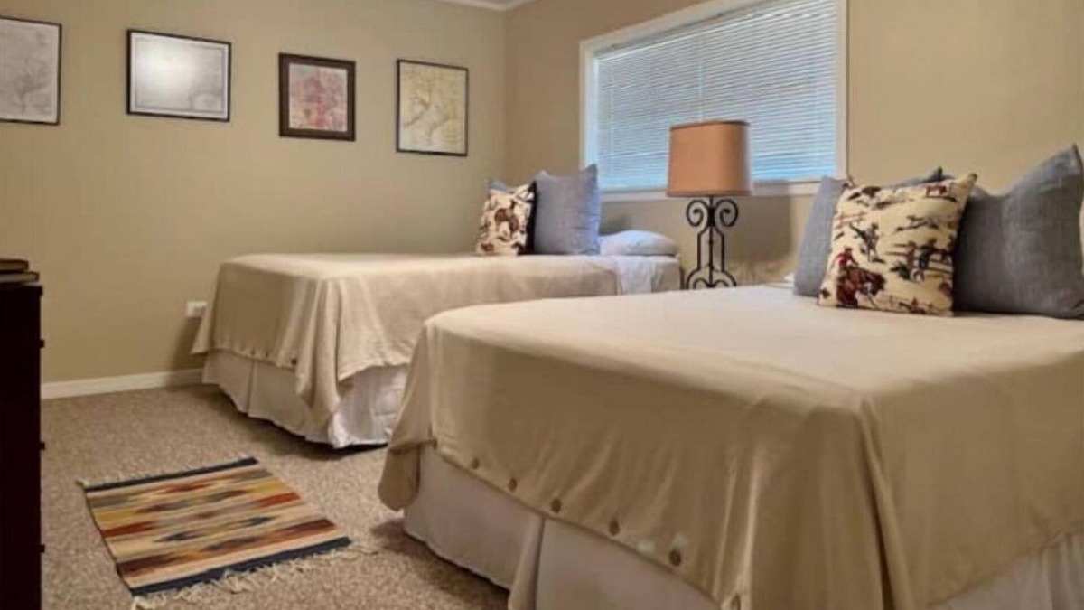 Junction Cabin | Ranch House on the river! 3-Bedroom, 1-Bathroom