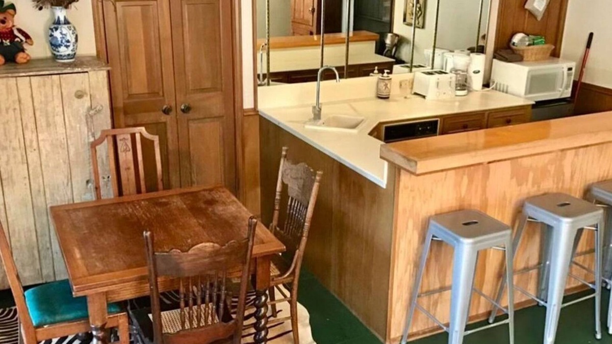 Cat Spring House | Ranch House Studio Romantic Getaway in Texas with Optional Fun Ranch Activities!