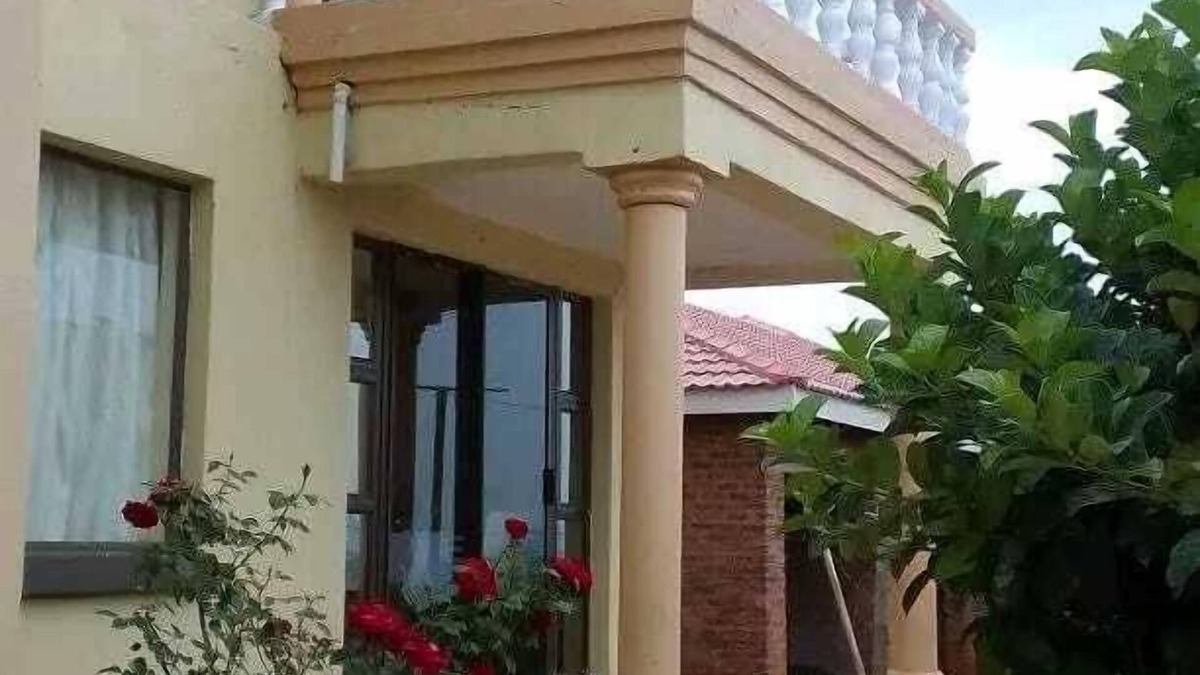 Hlotse House | Ranch Inn Guest House