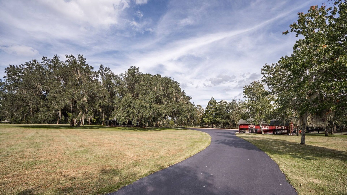 Plymouth Cabin | Ranch on 7 acre of natural beauty with Cozy Cabin & Barn