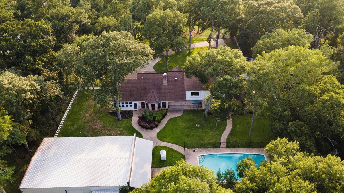 Hockley House | Ranch Retreat on 70 Acres with Private Lake!