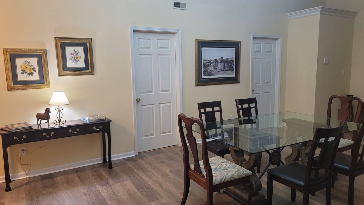 Lexington House | Ranch Style Spacious 3 Bedrooms w/Jacuzzi tub