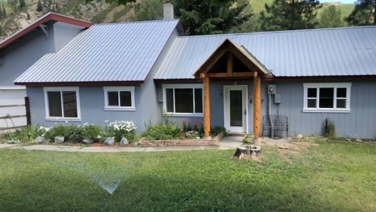 Peshastin Cottage | Ranchito with horses & privately owned river beach access 5 miles away.