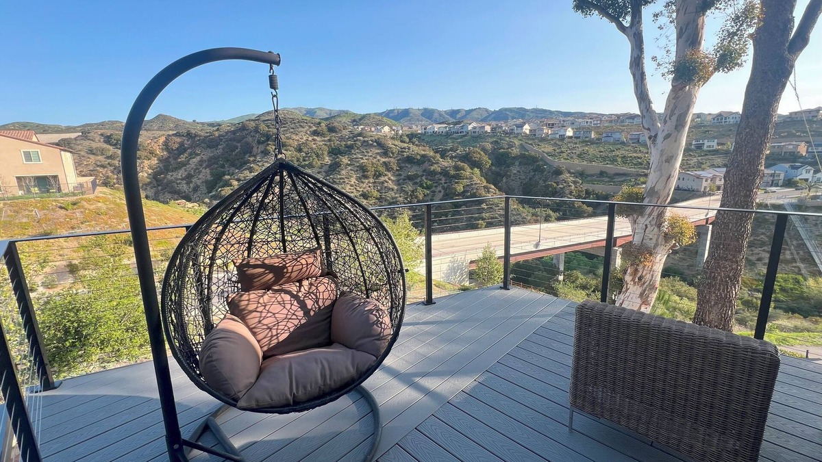 Chatsworth House | Rancho del Cielo, mordern, luxurious hilltop retreat with stunning canyon views