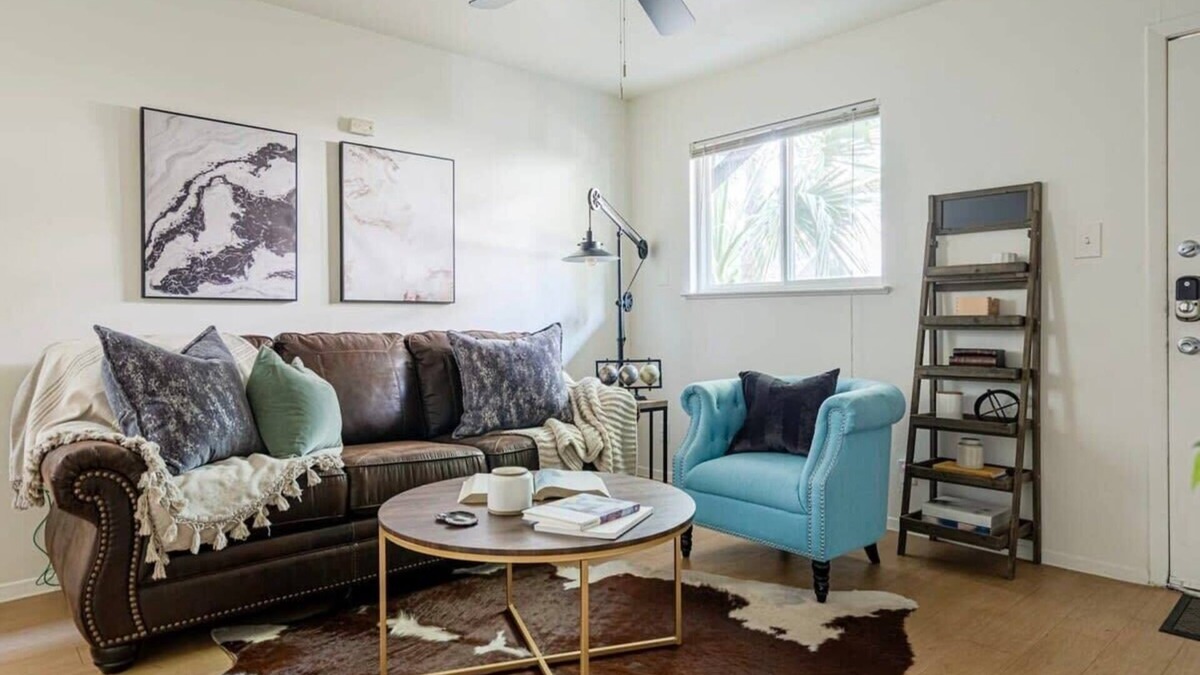 North University Apartment | Rancho Del Sol | Cozy Ranch Style | Central Austin