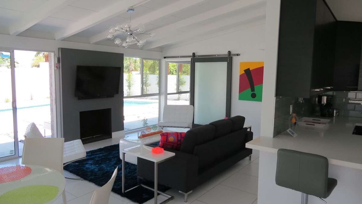 Magnesia Falls Cove House | Rancho Mirage Mid Century Modern Elegance