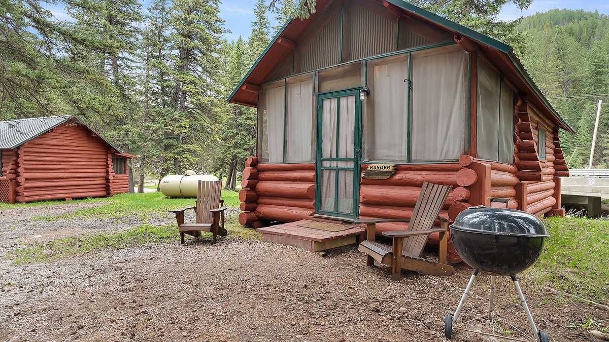 Cheyenne Crossing Cabin | Ranger Cabin on Spearfish Creek