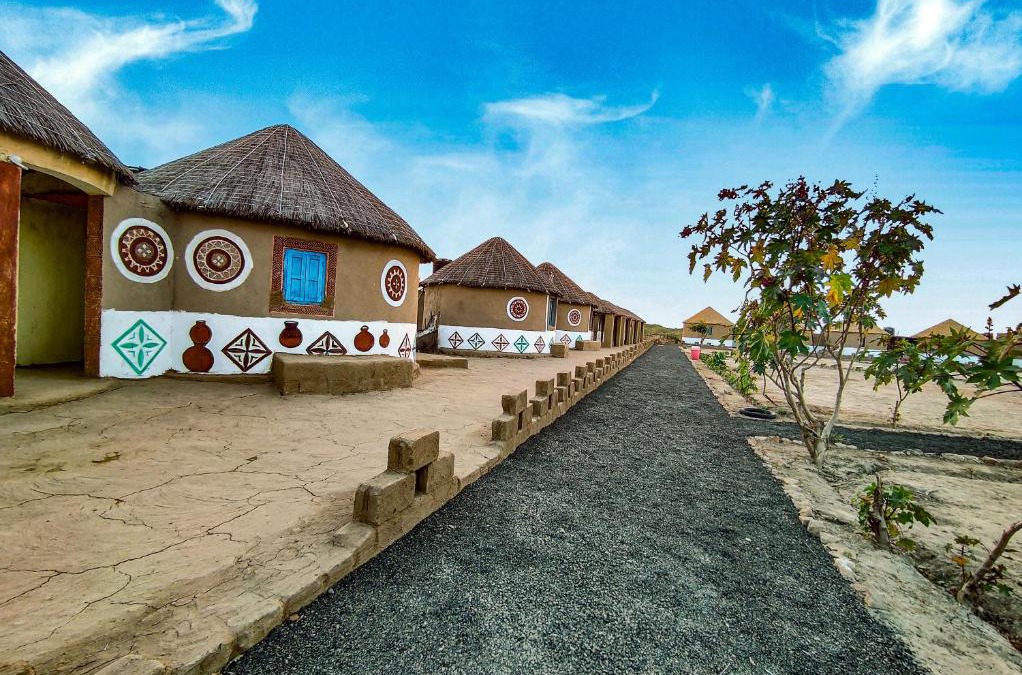 Bhuj Hotel | RANN STAR VILLAGE STAY