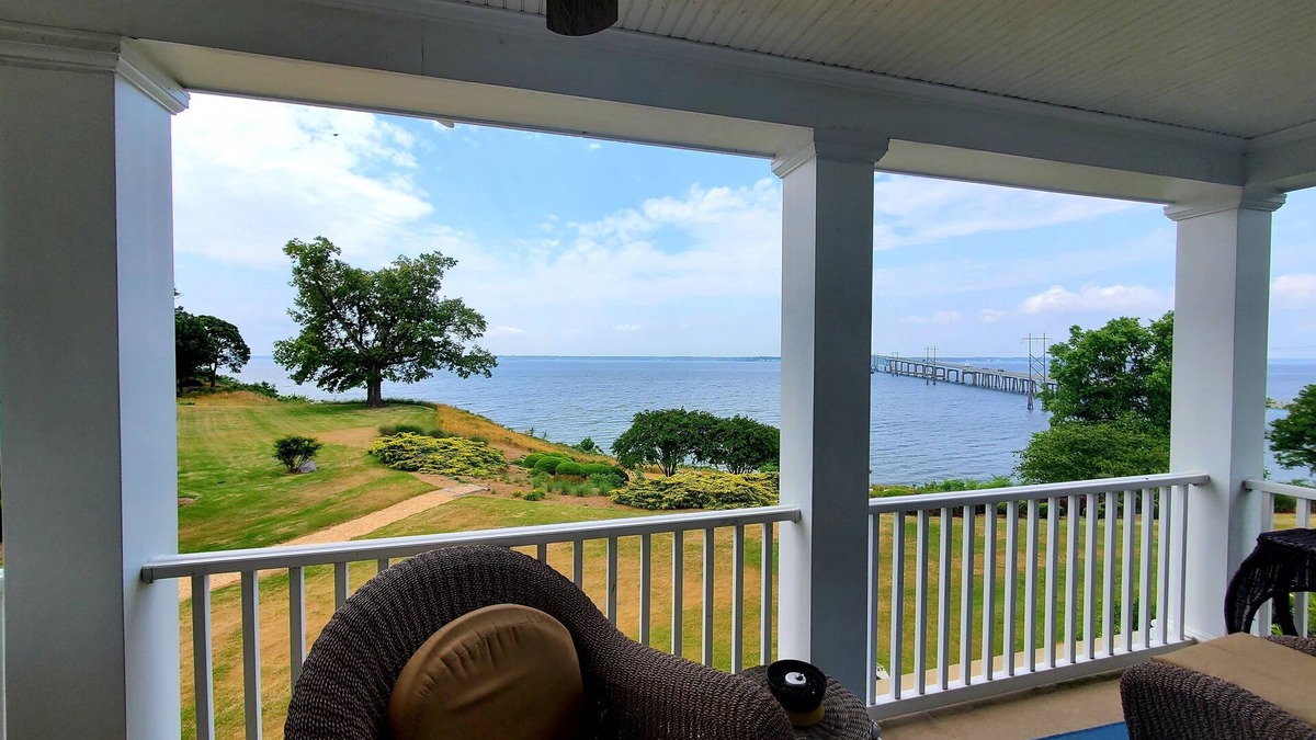 White Stone House | Rappahannock River 4 bdr 3 1/2 bath overlooking the River w/pool as in season.nn
