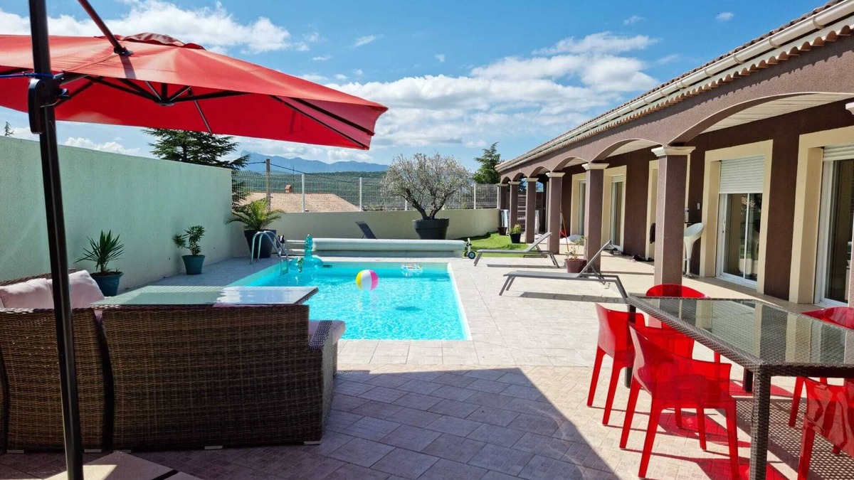 Beaufort-sur-Gervanne Villa | Rare! 2 private swimming pools