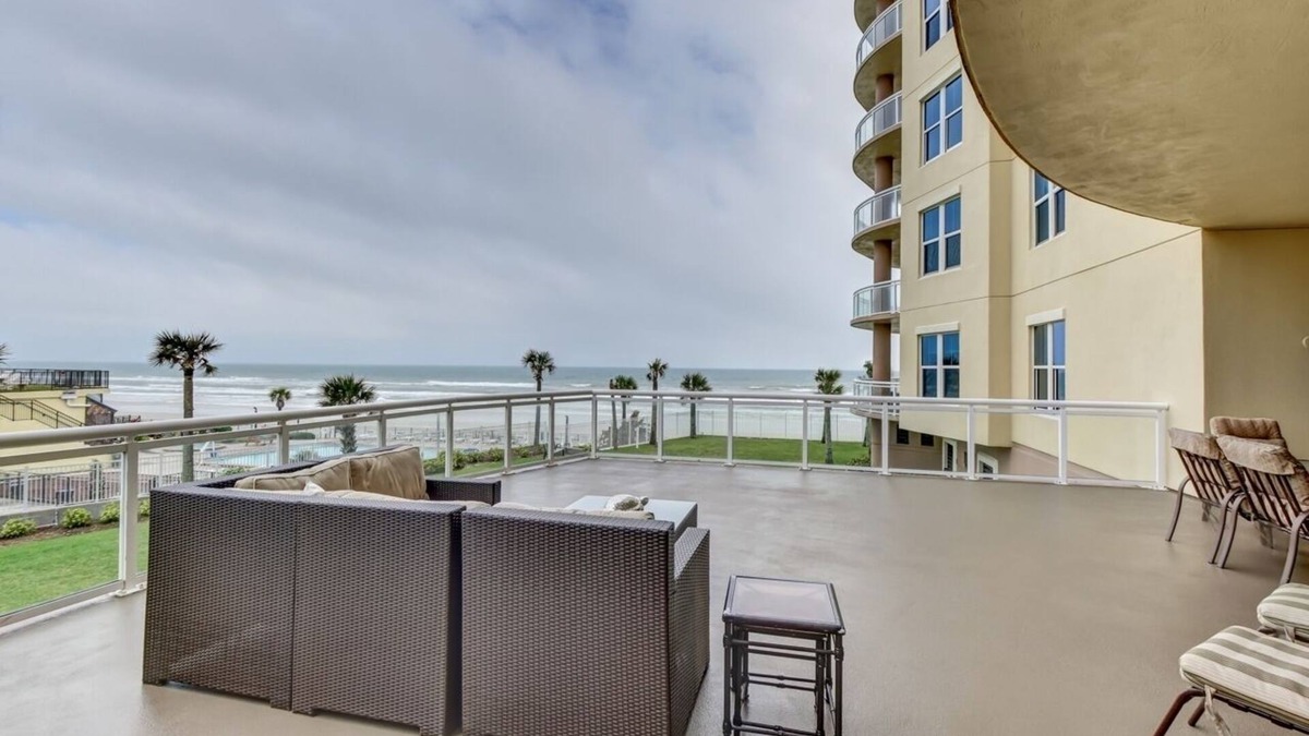 Daytona Beach Condo | Rare 4 Bd/3 Ba 2,900+ Sq ft Oceanfront Luxury Condo w Huge Balcony & Grill