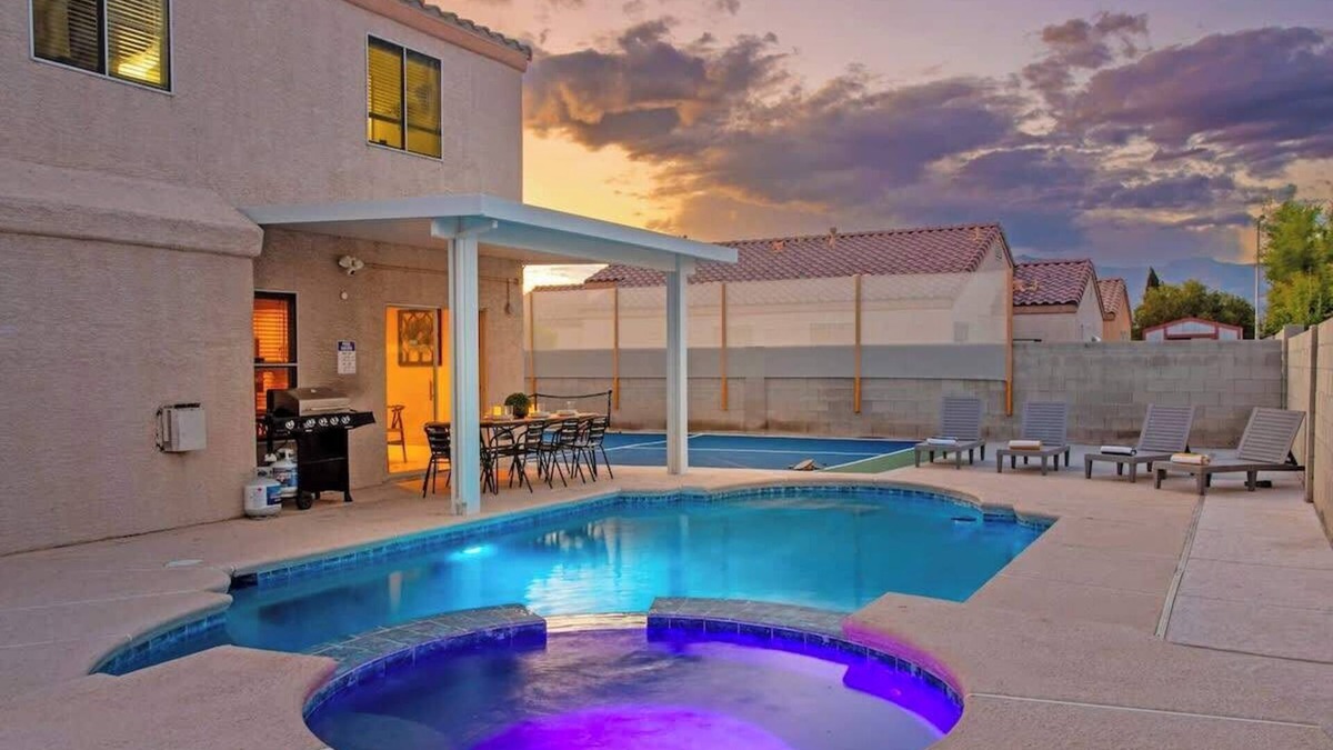 North Las Vegas House | Rare 6BR Gem w/Pickleball, Pool, & Arcade in NLV