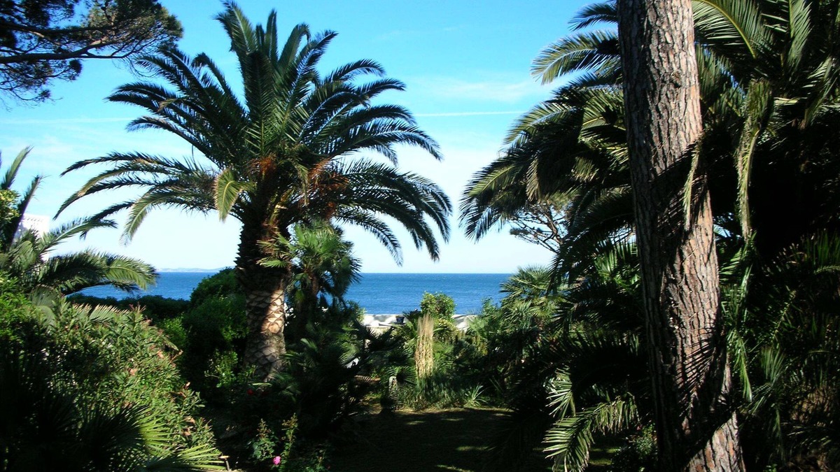 Le Mourillon House | Rare, charming house on the waterfront, in the mourillon, large enclosed garden