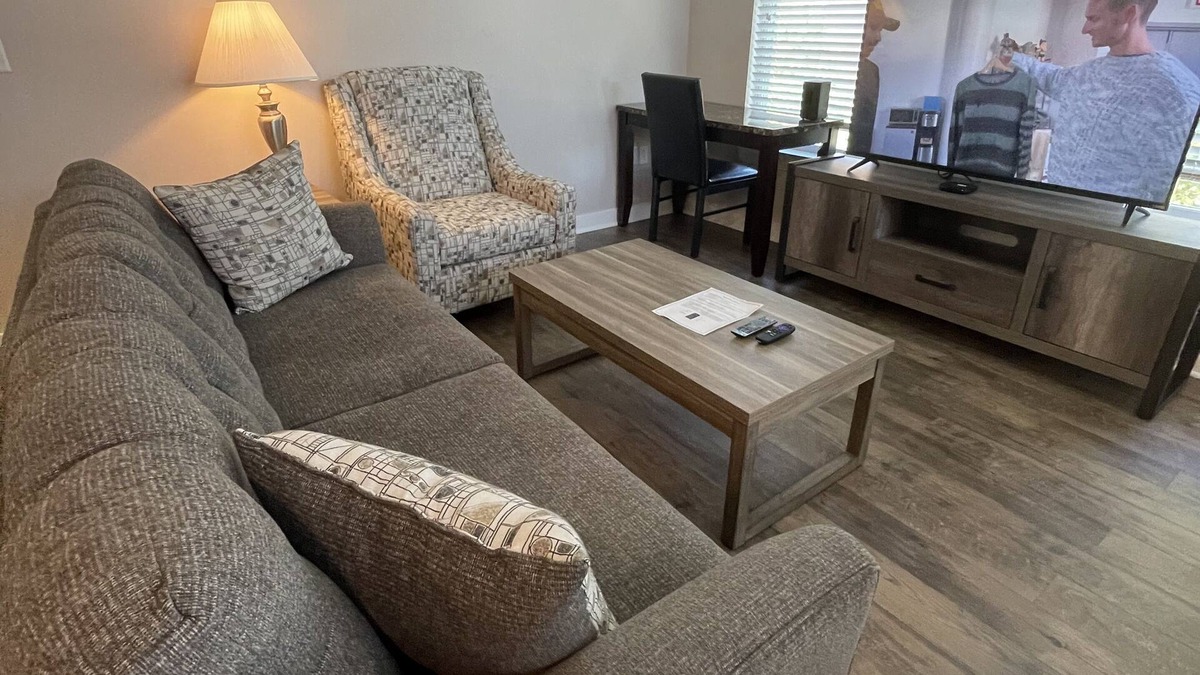 Carmel Apartment | RARE find! 3 bedrooms! Upscale Carmel!