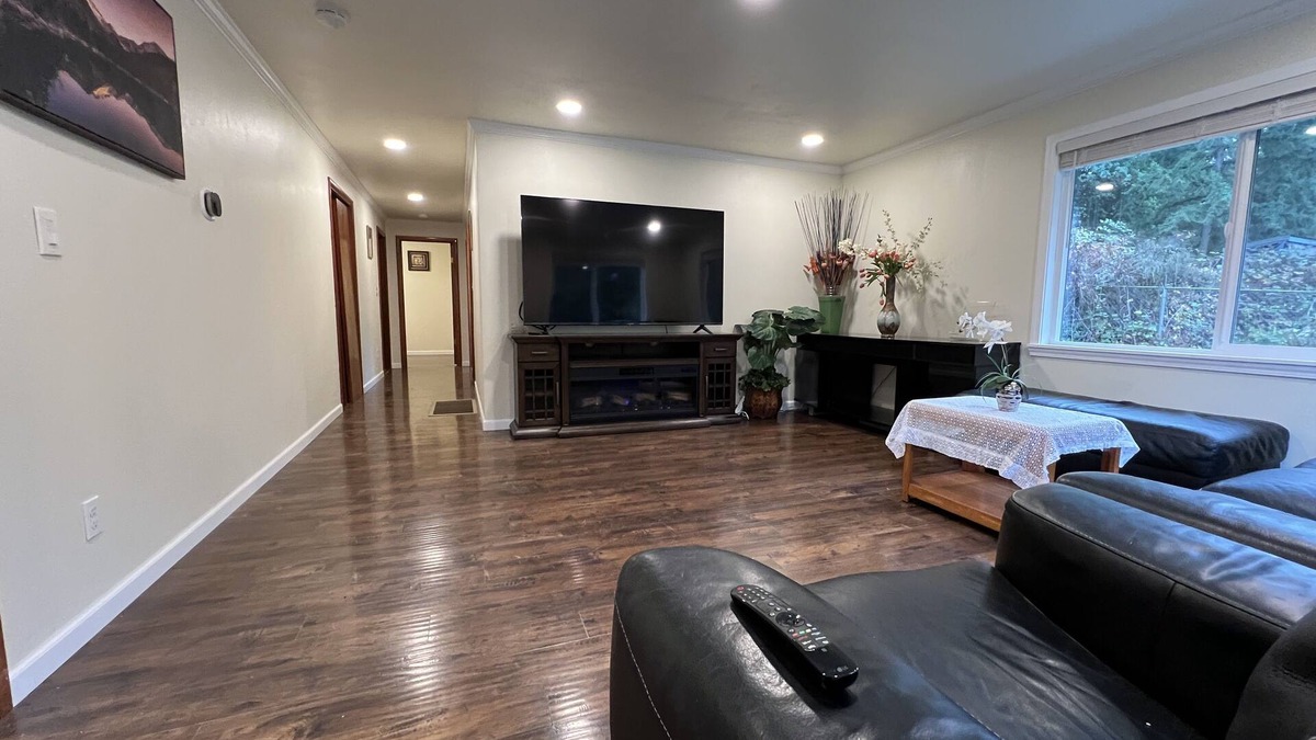 Federal Way House | Rare find. House private, nice, peaceful and quiet. Renovated 08/2023.