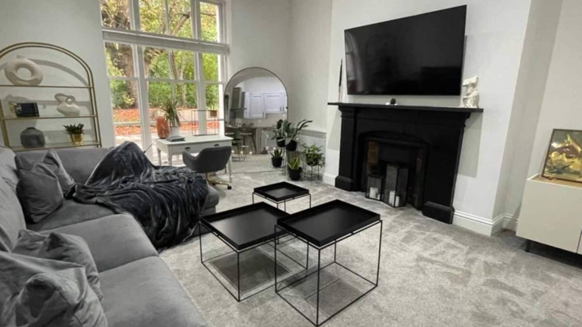 Sefton Park Apartment | Rare Find! | Near Sefton Park & Lark Lane | Free Off-Street Parking