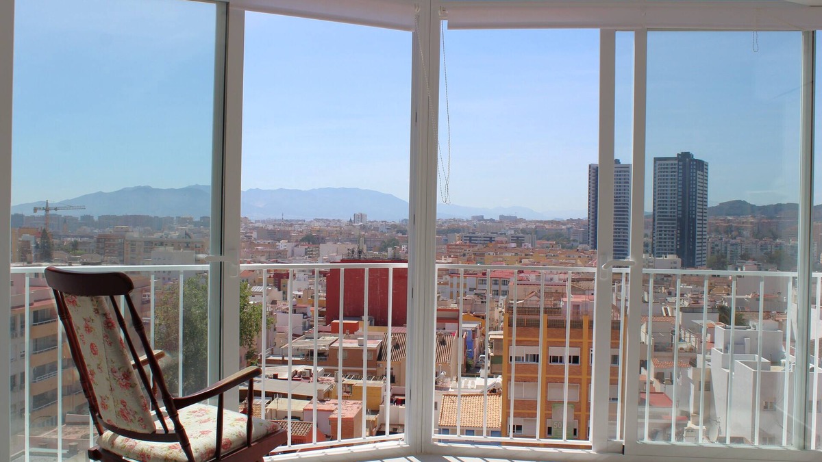 Ciudad Jardin Apartment | Rare find! Skyline View-Modern family-friendly 4 bedrooms 2 bathroom Flat Malaga