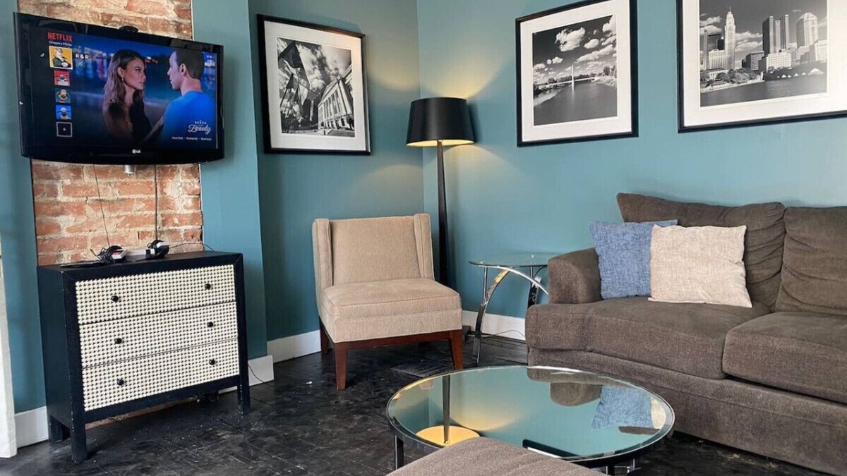 St. Bernard House | Rare Find! Sleeps 16 w/9 Beds, 6BR + WIFI!