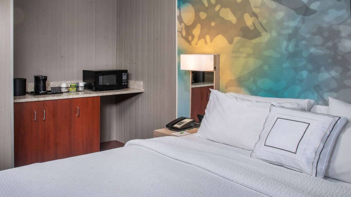Bethlehem Hotel | Rare Find! Spacious and Modern Suite, Pet-friendly Accommodation!