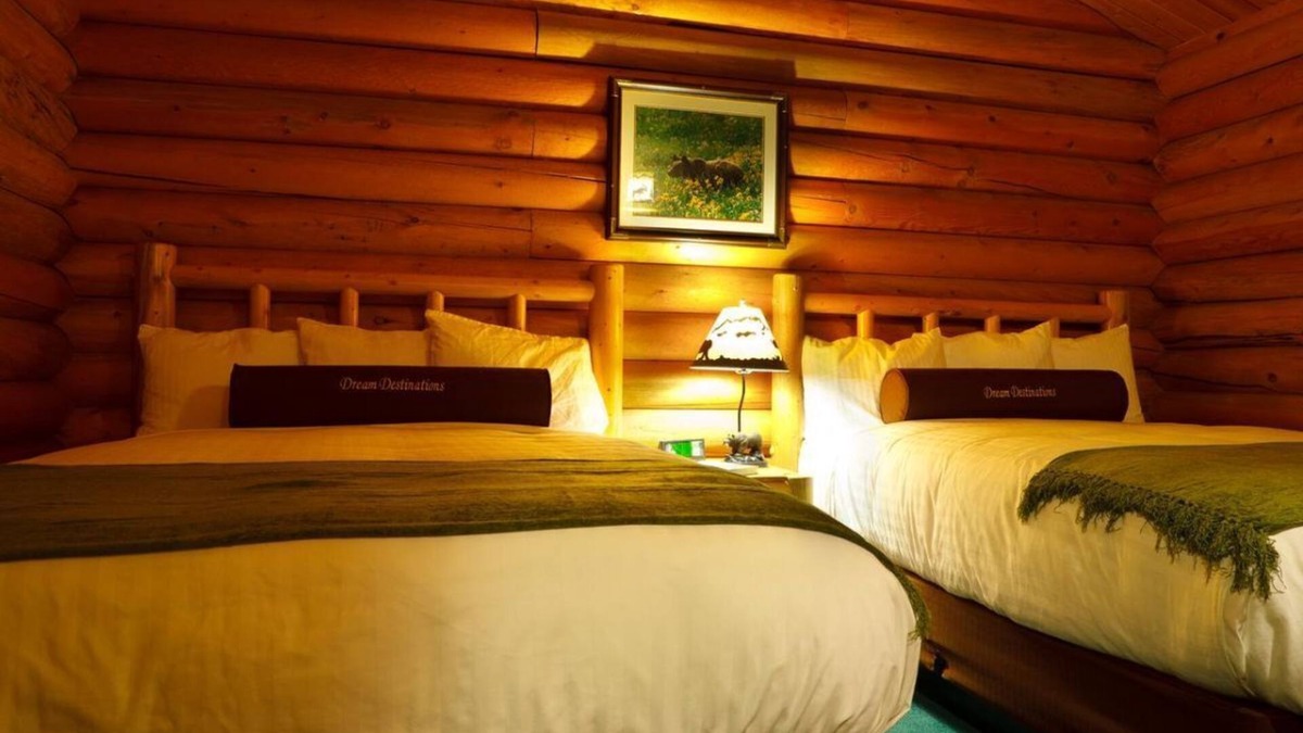 Moran Hotel | Rare Find! Two Convenient Units, Close to Attractions, Free Parking