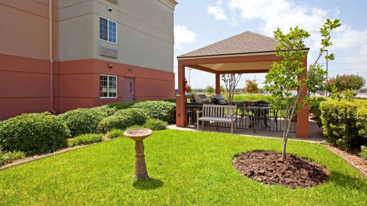 Westchase House | Rare Gem! FREE Parking, Pets Allowed, Close to Harwin Drive Shopping District!
