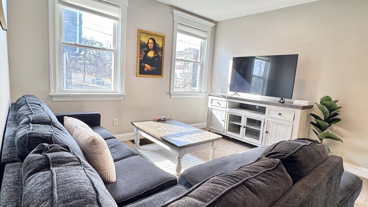 South Plainfield Apartment | Rare Historic Downtown Hideaway ~ Try Amazing Purple Mattresses - EXTENDED STAY