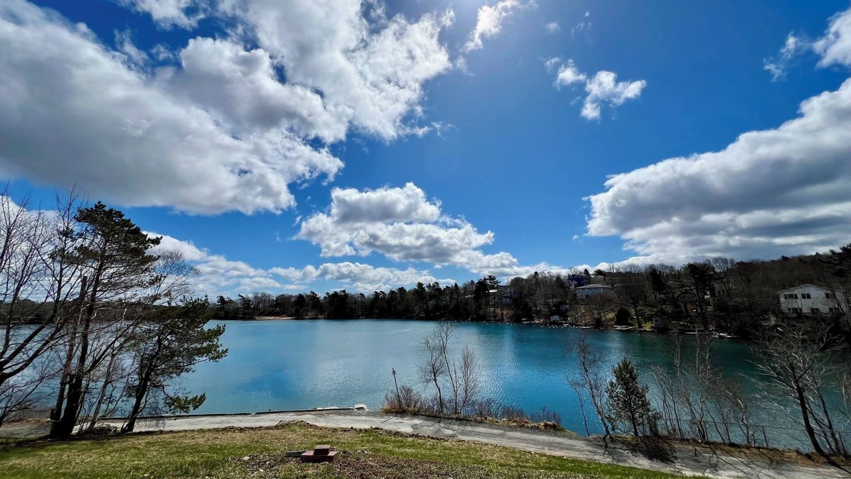 Halifax House | *Rare* Luxury Lakefront: Mins from Downtown Bliss