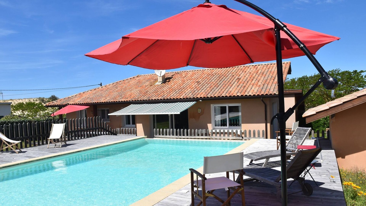 Moliets-et-Maa House | Rare: On the edge of the dune, 100m walk from the beach, house with swimming pool, sleeps 10.