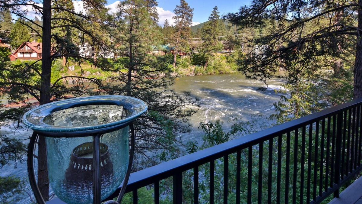 Leavenworth House | Rare waterfront and forest location, custom home, short1 mile walk into town.