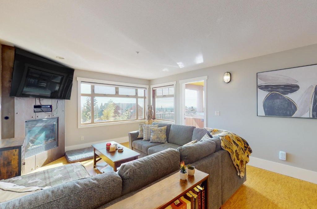 Big White Ski Resort Apartment | Raven 107