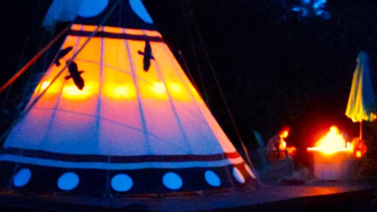 Cave Junction Apartment | Raven’s Myth - Luxury Glamping 16' Tipi - Restrooms and Showers are only a short walk away.